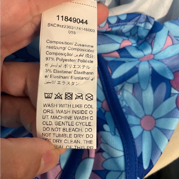 Boutique Vacation Romper - Picture 8 of 8